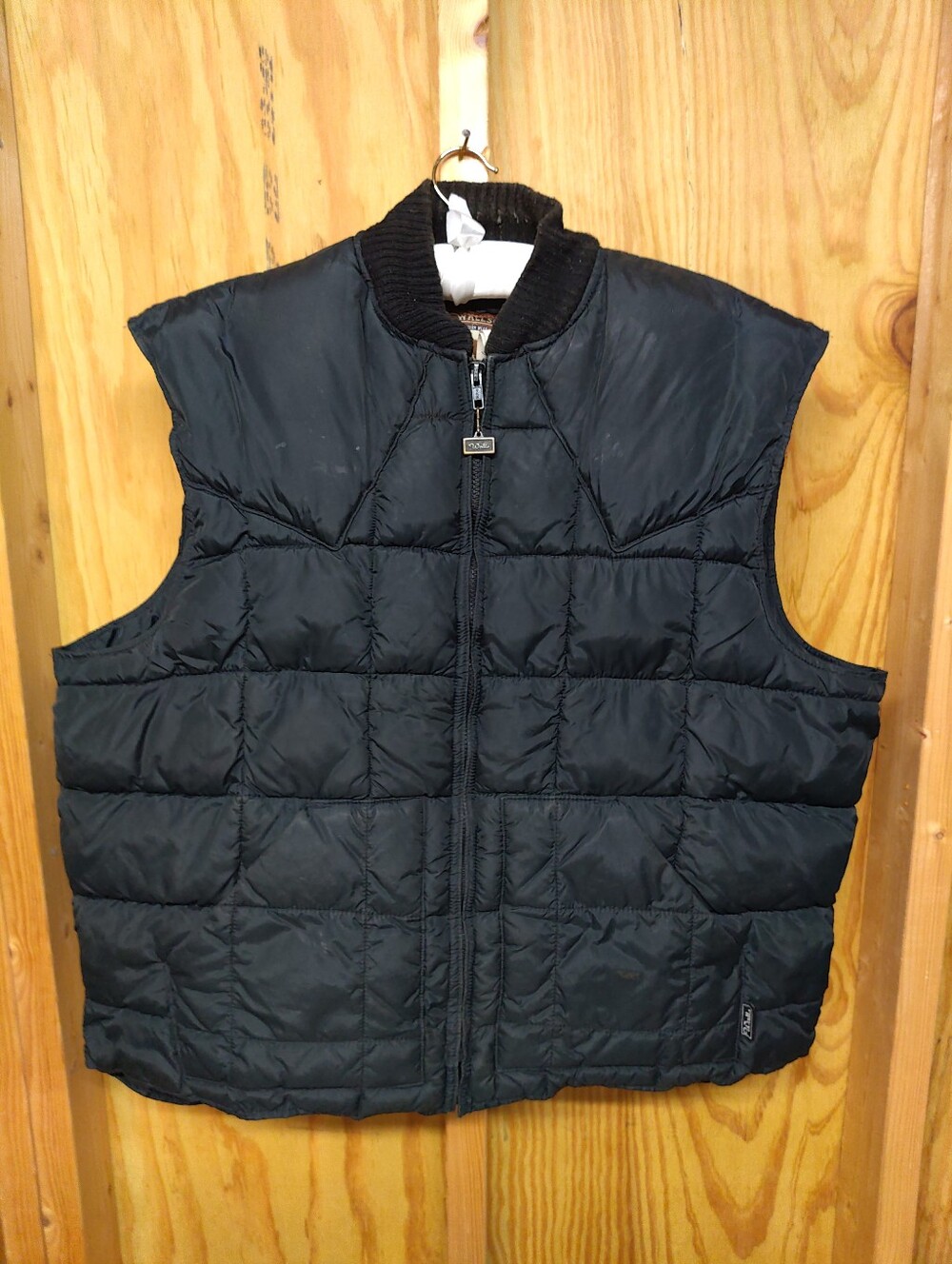 Vintage Walls Western Wear Puffy Vest Mens XL X-Large Tall Black Quilted USA Mad